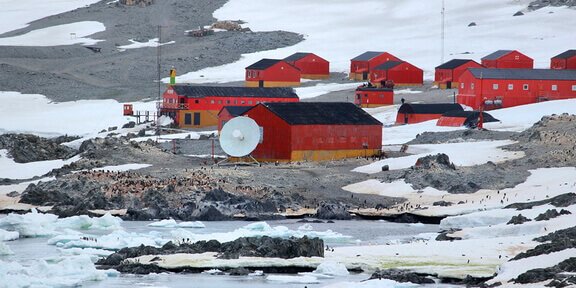 Drone's-Eye Flying Clould Monitor Ice in Remote Regions